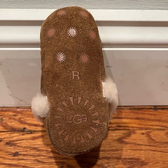 Ugg Boots for babies! 5” in length (size unknown) - Picture 6 of 8